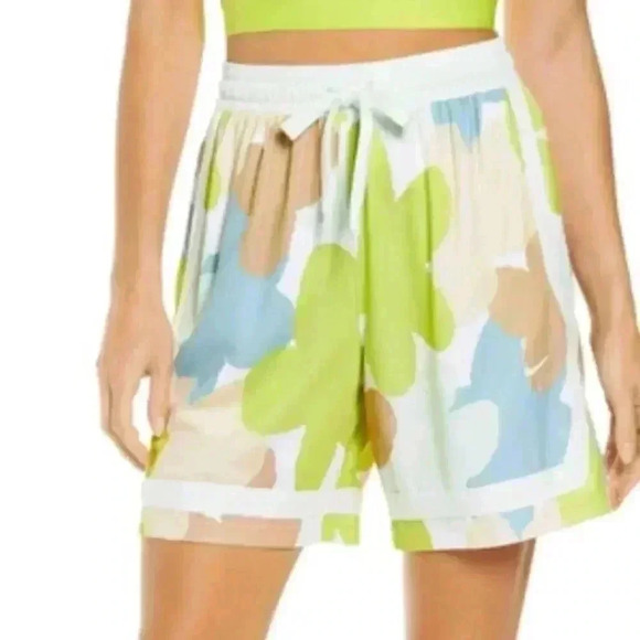 Nike Women’s Fly Crossover Shorts in Atomic Green - Picture 2 of 12